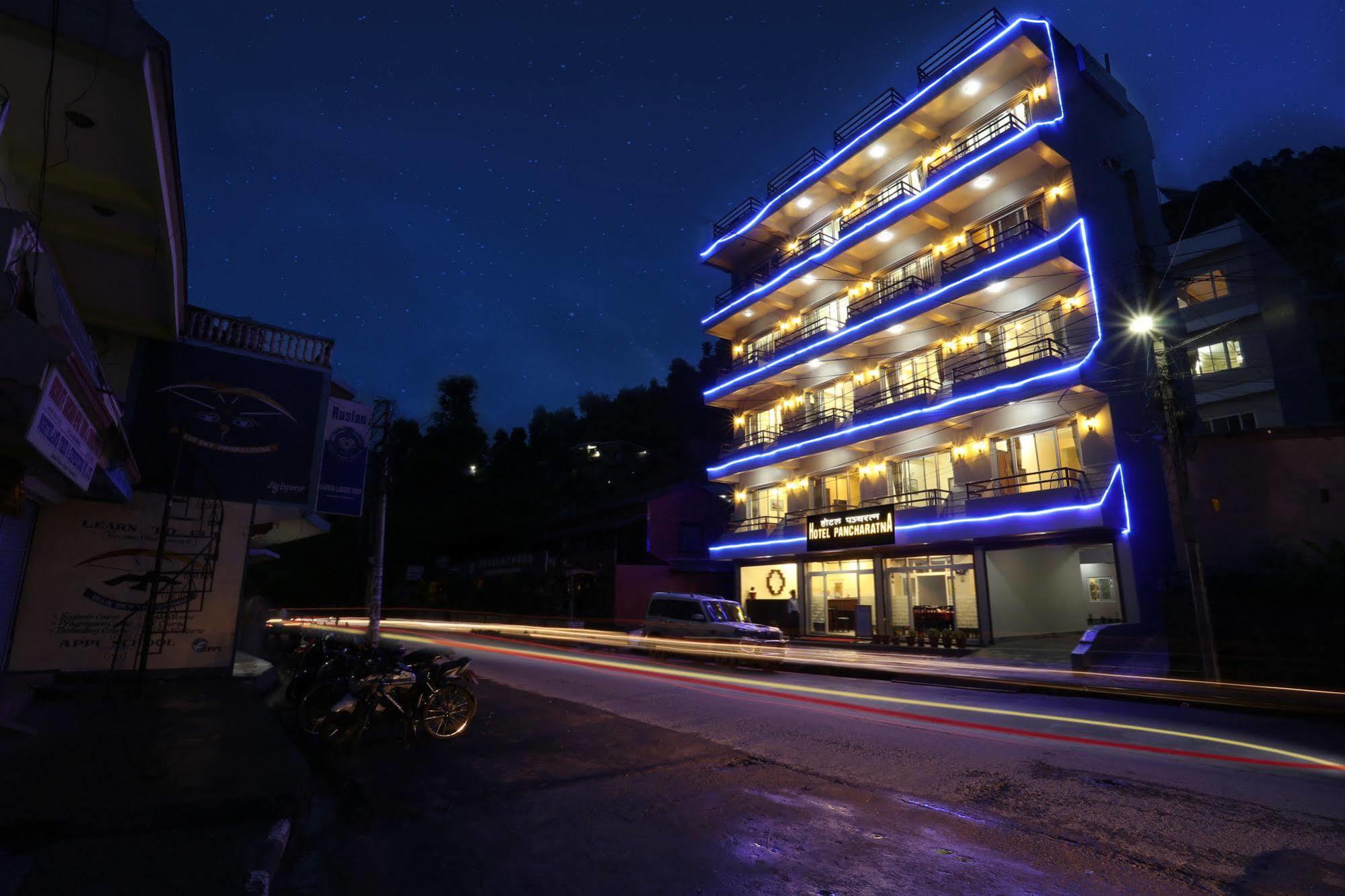 Hotel Pancharatna 博卡拉 外观 照片